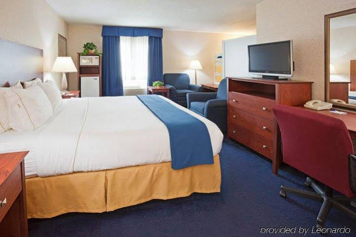Holiday Inn Express Deforest By Ihg Exterior photo