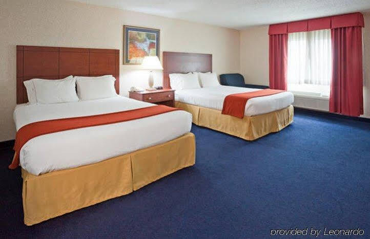 Holiday Inn Express Deforest By Ihg Exterior photo