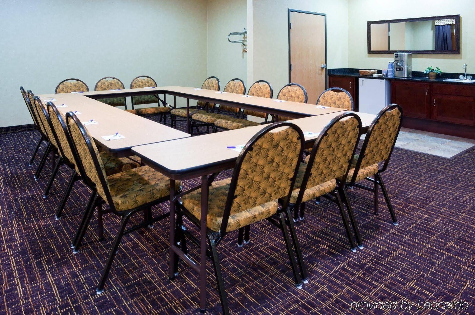 Holiday Inn Express Deforest By Ihg Exterior photo
